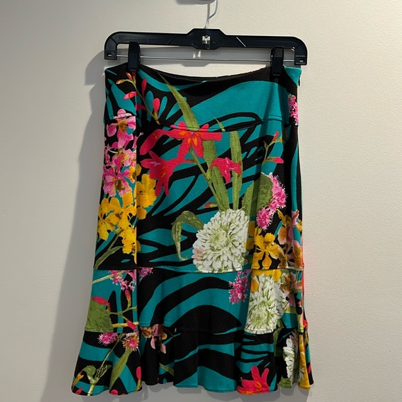22” length floral print skirt with side zipper - Picture 1 of 2
